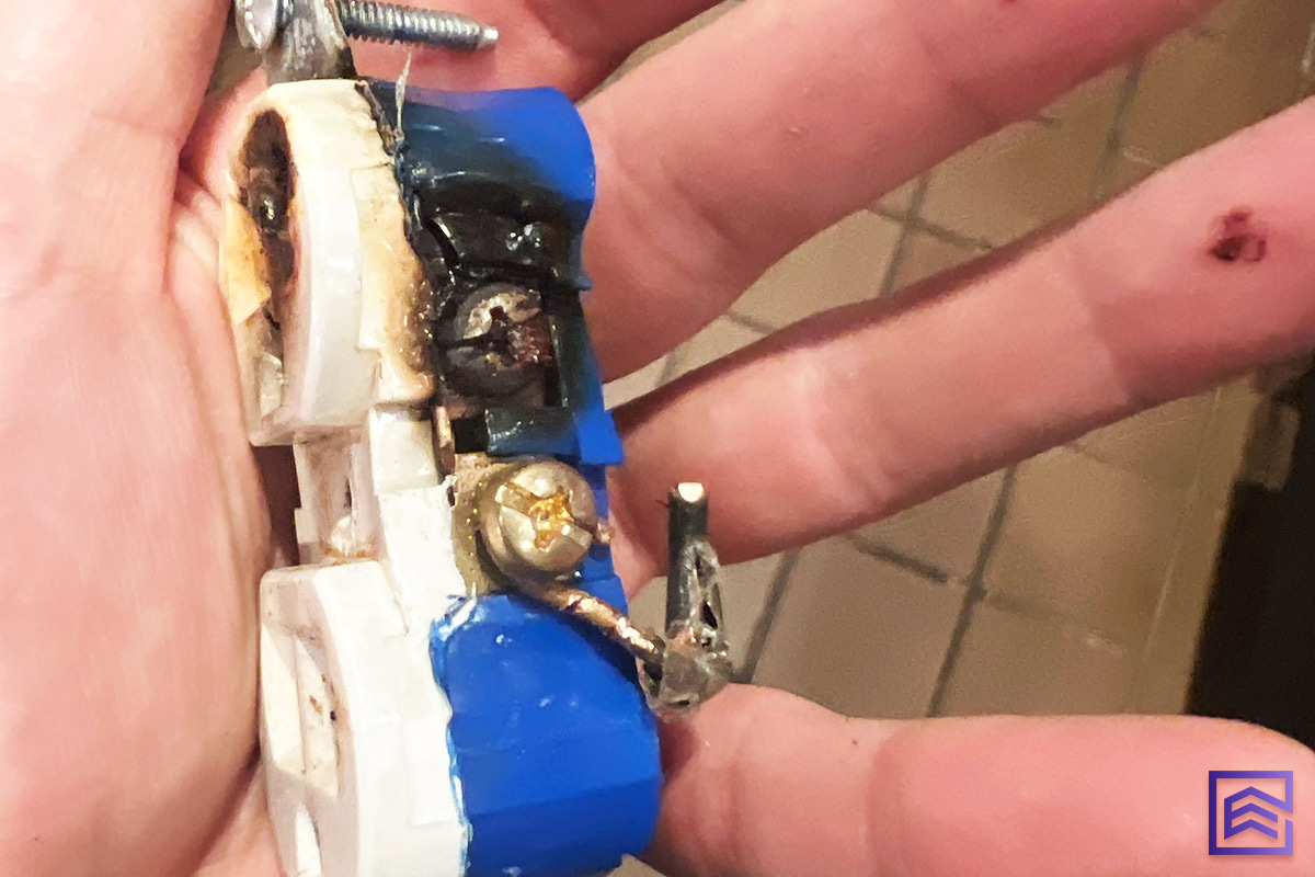 commercial electrical diagnostics and repairs by Lynnmar Services